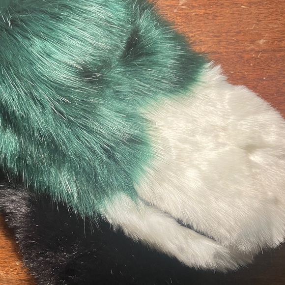 Faux Fur Scarf in Black, Green, and White - Picture 3 of 3